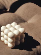 Cargar imagen en el visor de la galería, Vela Soja Blanca Aromática Cubo Burbujas